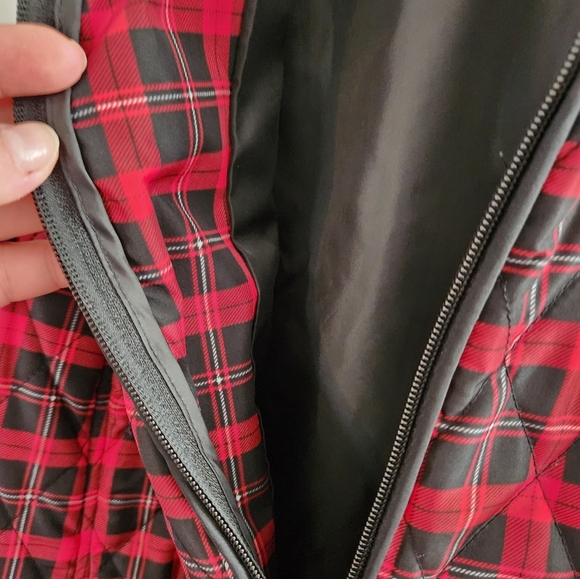 Croft and Barrow Plaid Puffer Vest Size 1X. Beautiful vest - Picture 2 of 6